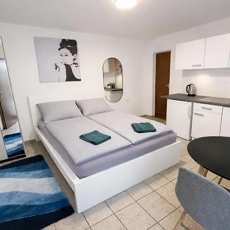 Kleines Mit Doppelbett Apartment